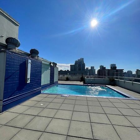 Lovely Condo Vancouver Esterno foto