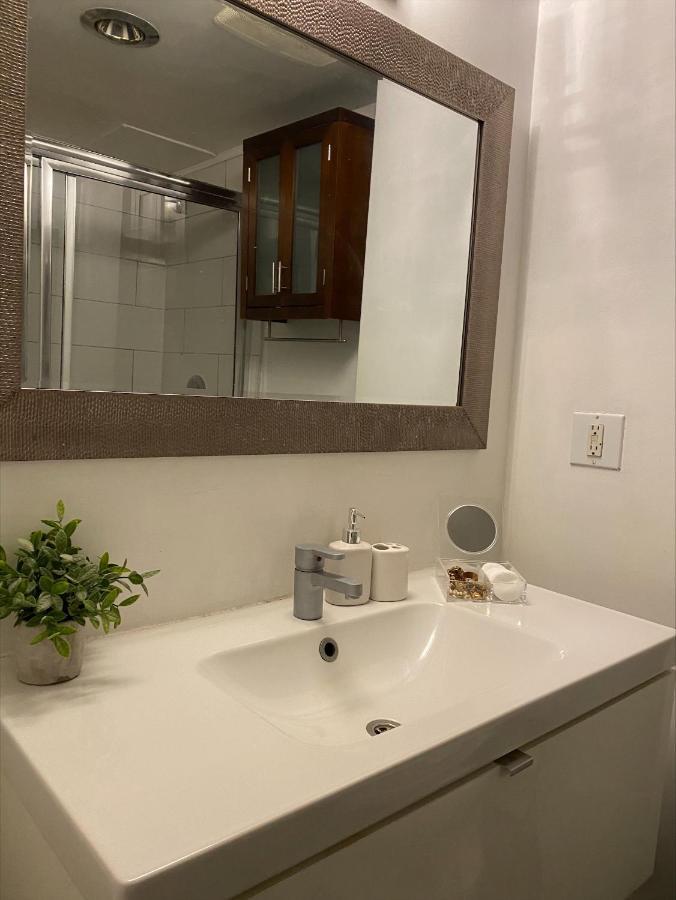 Lovely Condo Vancouver Esterno foto
